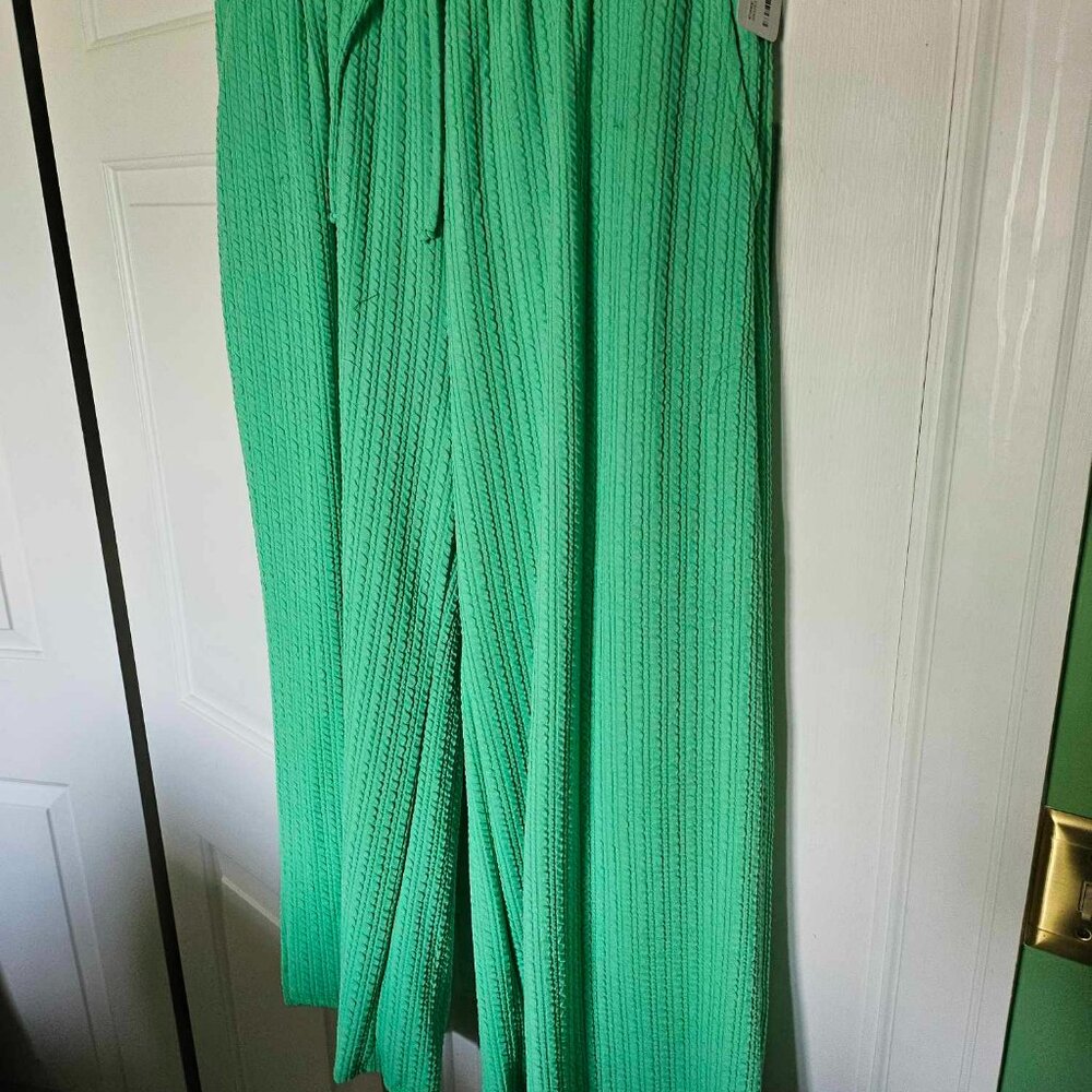 Green Palazzo Capris 2X